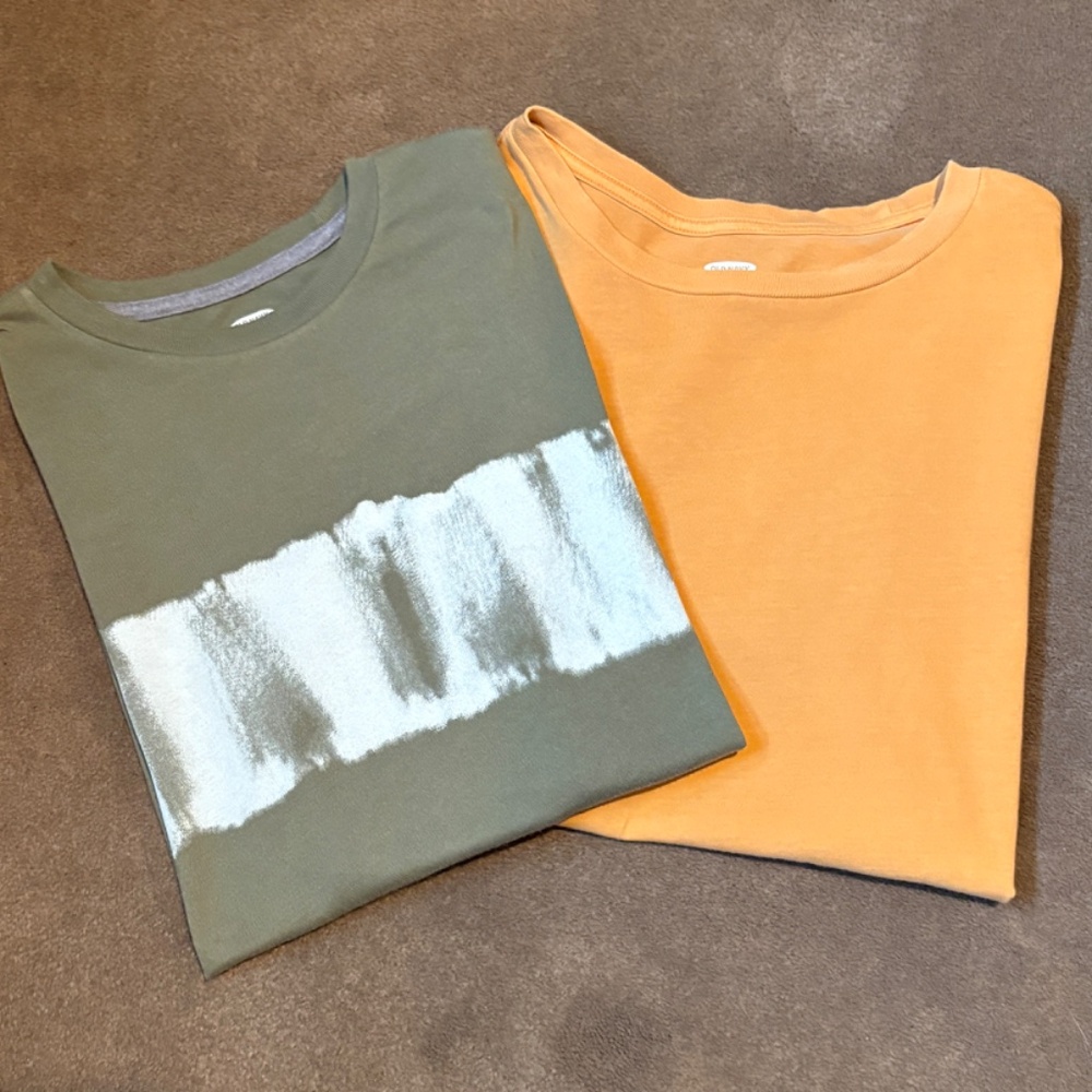 OLD NAVY Boys Set of 2 Short Sleeve Shirts - Size XL